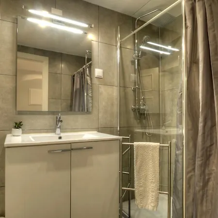 Angel's Duplex Terrace Five Bedrooms Лиссабон